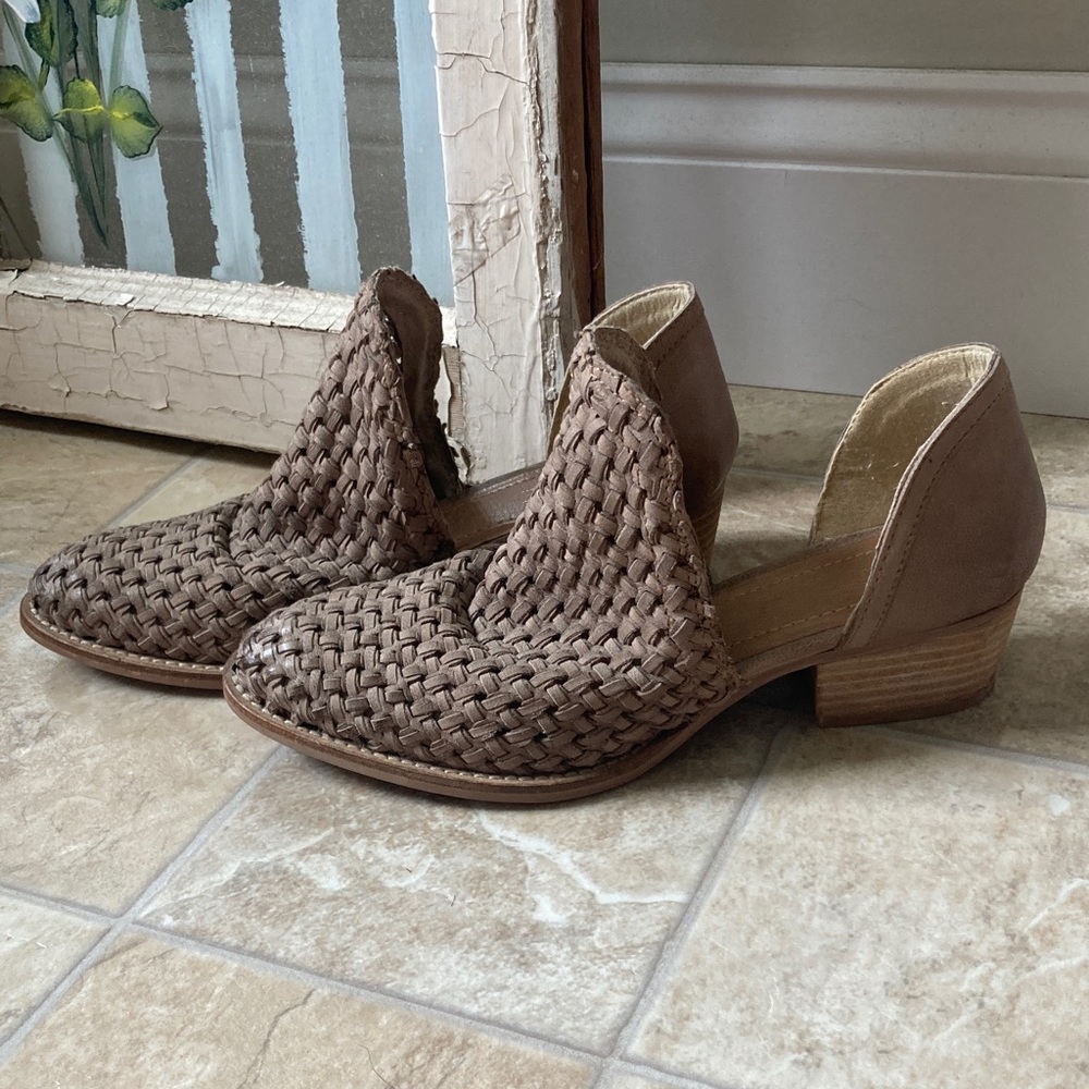 Slayte Woven Tan Mules